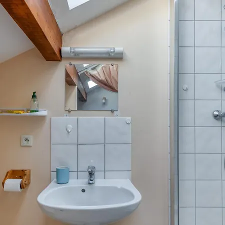 Les Lys Oranges Lägenhet *