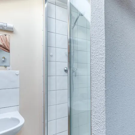 Les Lys Oranges Lägenhet