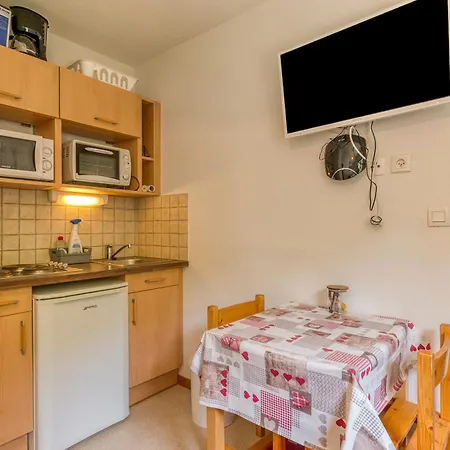 Les Lys Oranges Lägenhet